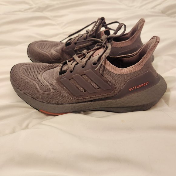 Adidas ultraboost 22 w shoes. - Picture 1 of 4